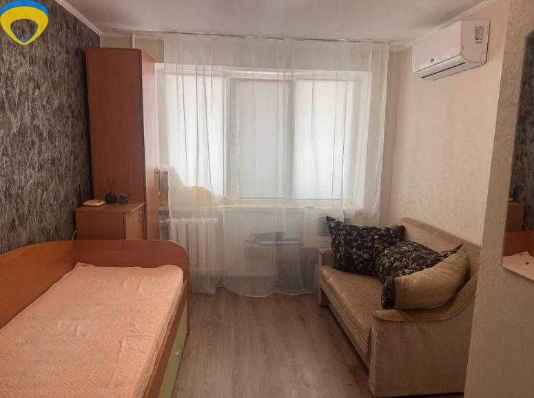 Продається 1  квартира виділена  поруч з парком та Кримським бульваром!