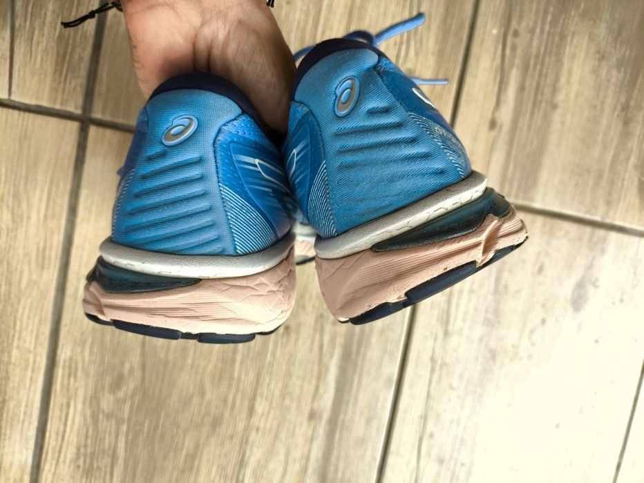 Buty Asics rozmiar 42