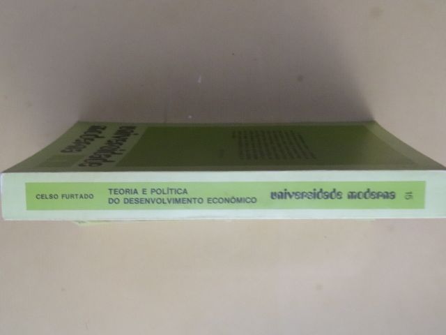 Teoria e Politica do Desenvolvimento Económico de Celso Furtado