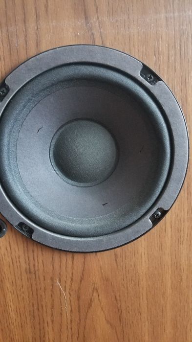 Bose 401 . Left right.  Стильна.