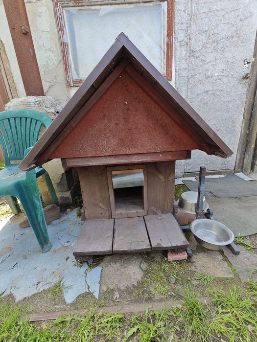 Будка для маленьких собак утеплена