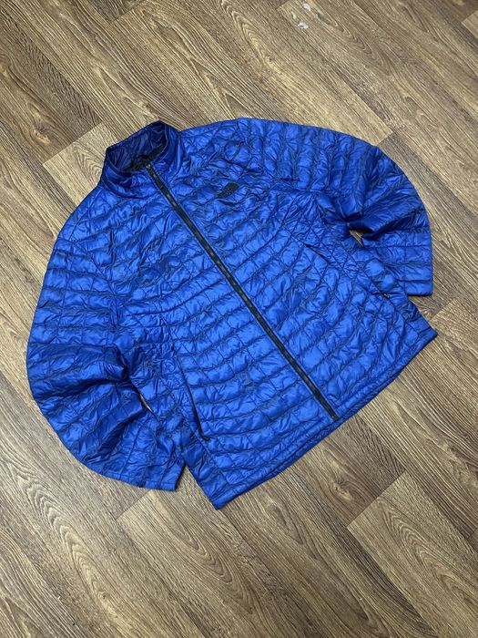 the north face микропуховик / тнф / casuals