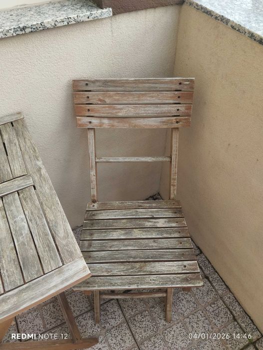 Mesa Madeira com duas cadeiras