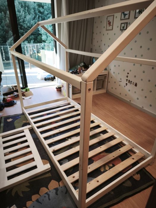 Cama infantil tipo Montessori com colchão 90×190