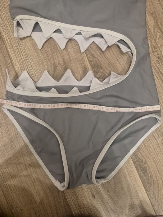 Strój kompielowy jednoczęściowy XS w stylu rekina