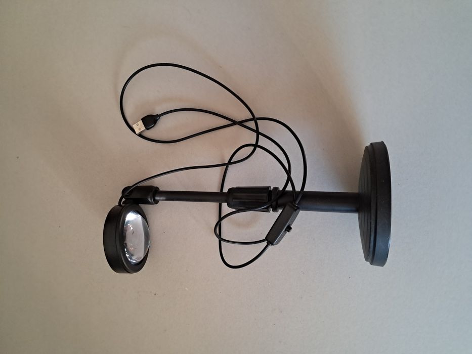 Lampa projekcyjna imitującą zachód słońca