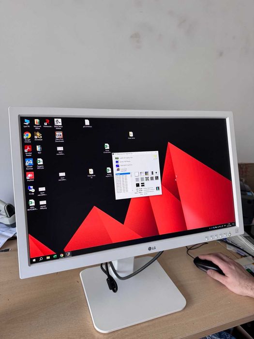 Монітор LG 24" є 100 шт, вбудовані колонки