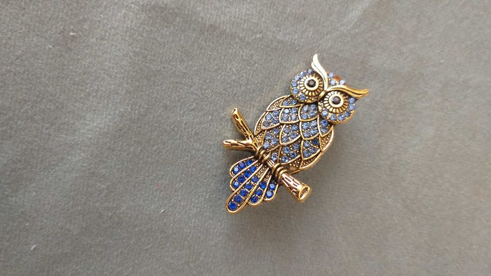 broszka sowa niebieska złota metal ozdoba elegancka
