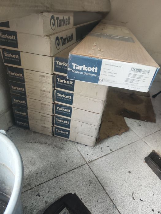 Tarkett woodstock 832 soalho flutuante semi sincronizado biselado