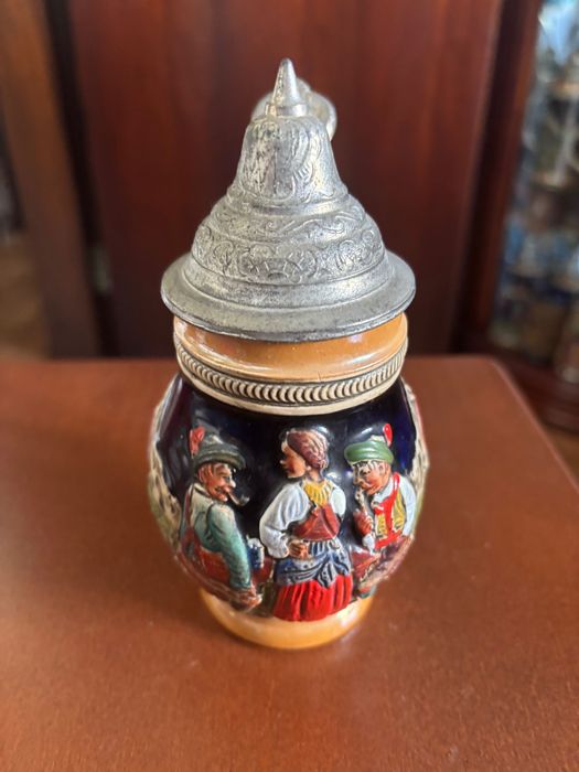 Caneca cerveja com musica