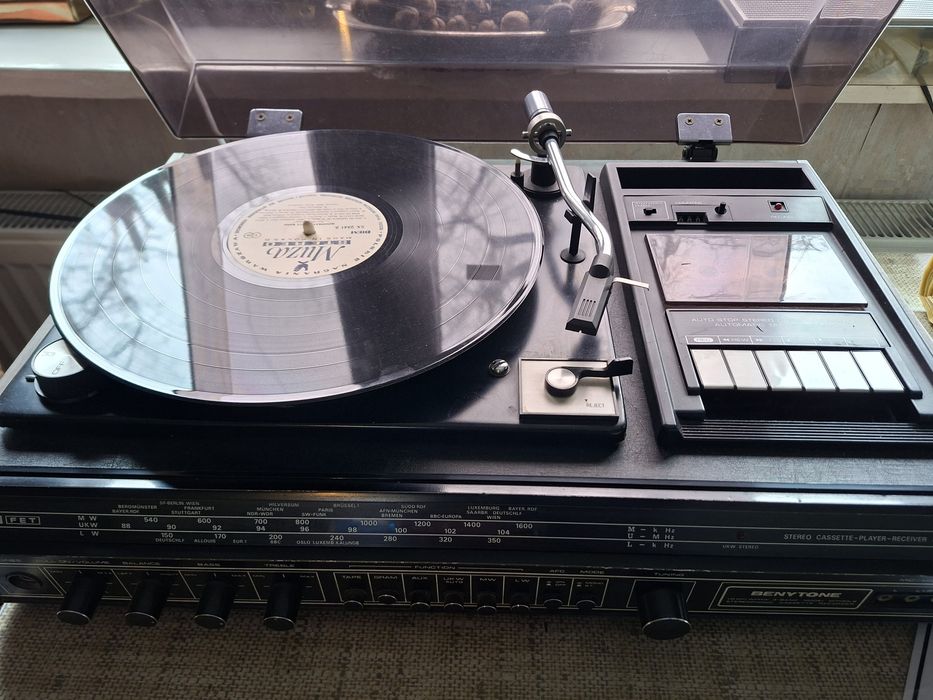 Zestaw stereo BENYTONE, w tym gramofon