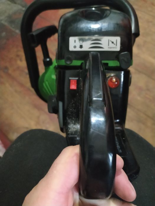 Продам нову бензопилу