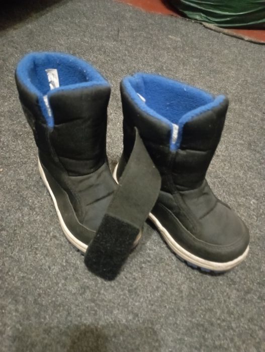 Дитячі чоботи чорні Sinsay утеплені 27 розмір, чудовий стан