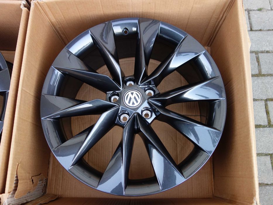 Felgi SKODA SUPERB III RS KODIAQ Enyaq KAROQ Ocatvia  19''  Nowe Oem