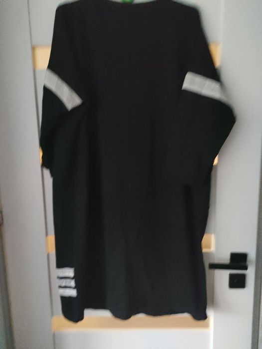 Czarna tunika z kieszenią Wawa