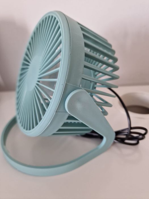 Ventoinha de mesa / secretaria azul claro