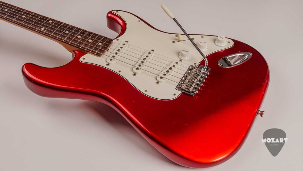 Fender Japan ST62-58US Stratocaster '62 Reissue - Candy Apple Red - Crafted in Japan