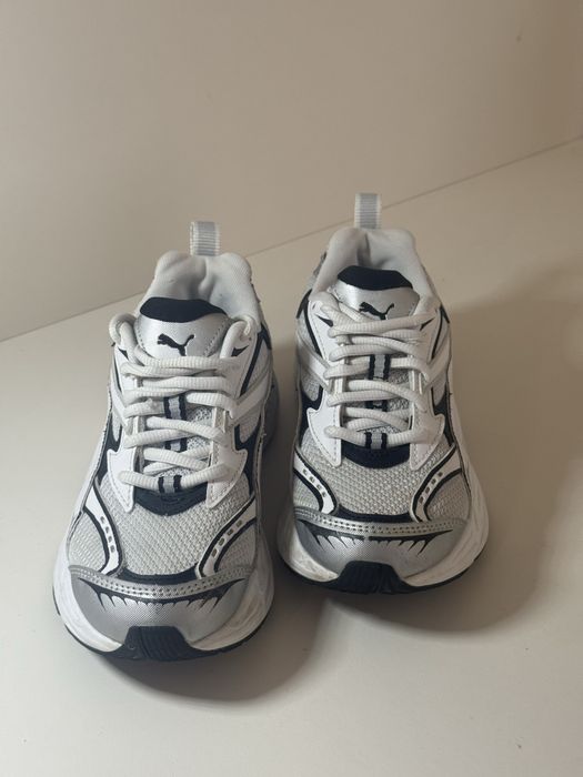 Кросівки Puma Morphic Sneakers