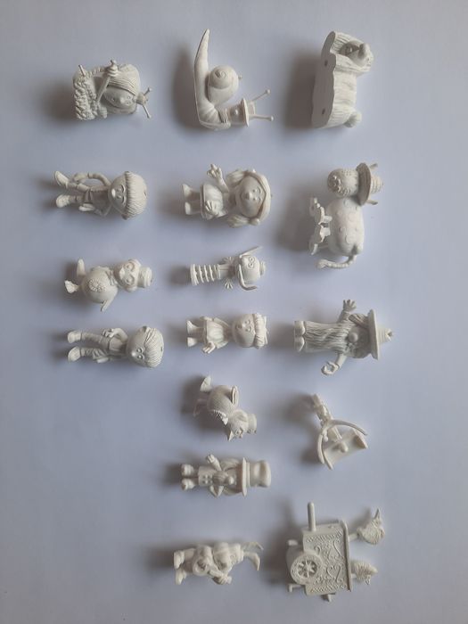 Bonecos monocromáticos da Olá/Rajá para coleccionadores