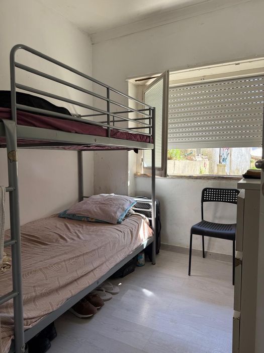 Alugo quarto na Rinchoa