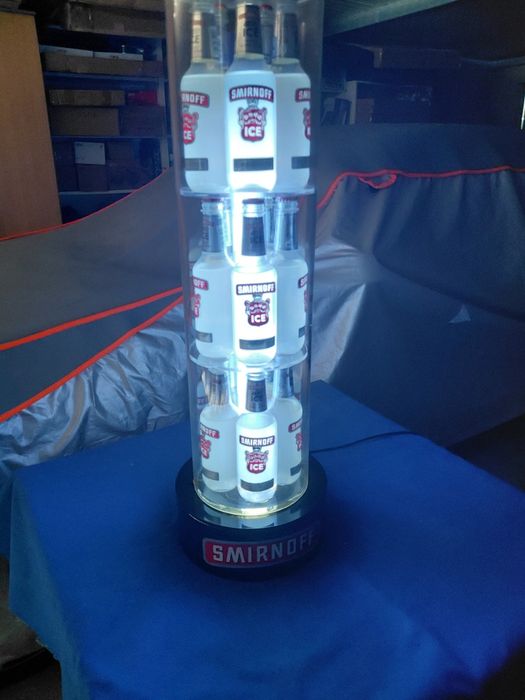 Publicidade luminosa smirnoff