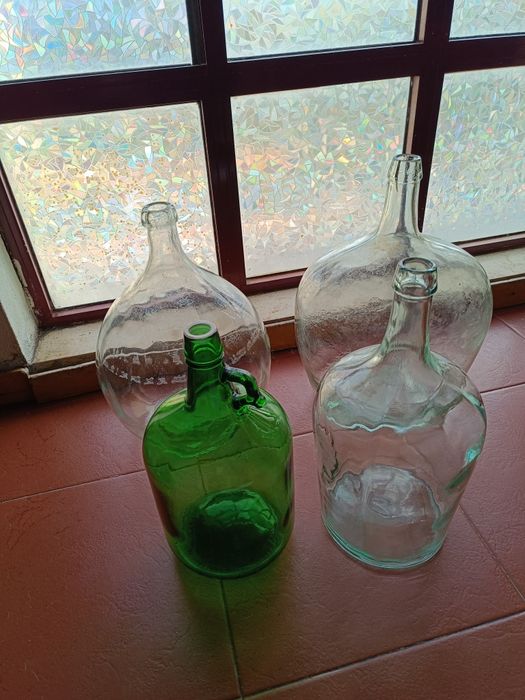 Garrafões de dez litros