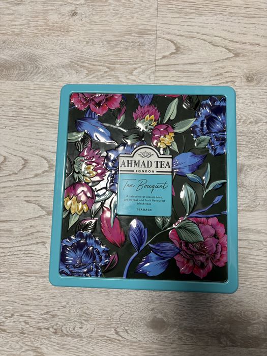 Zestaw eleganckich herbat w metalowym pudełku ahmad tea london bouquet