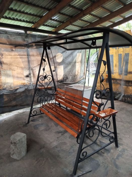 Ковані садові гойдалки