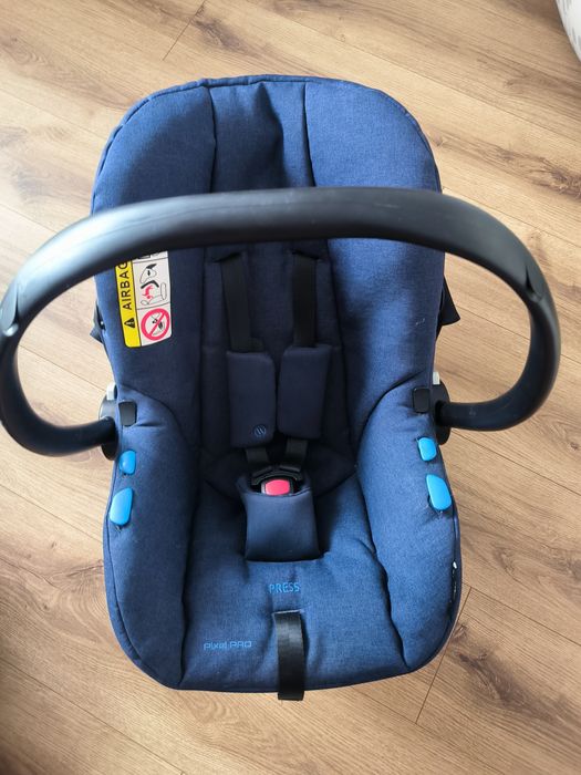 Fotelik z bazą nosidełko isofix