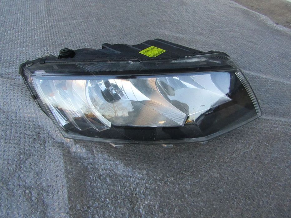 Farol skoda octavia ( ver descrição) lado direito