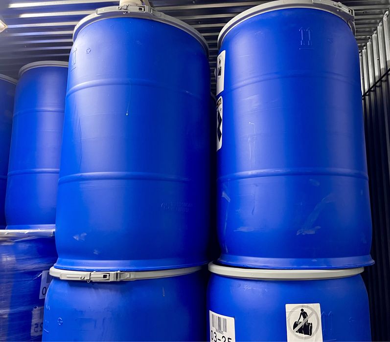 Пластикова бочка з хомутом на 250л