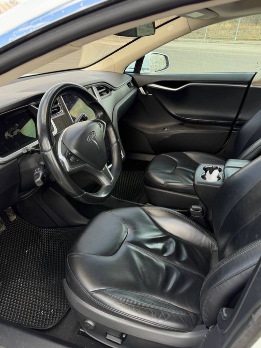 Tesla model S 2013 60Кв