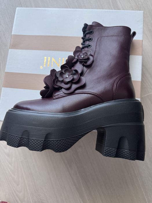 Жіночі ,шкіряні , модельні чобітки