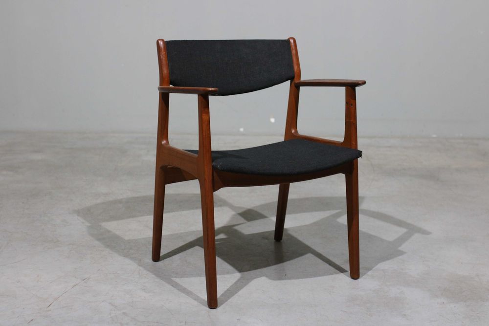 Par cadeirões Henning Kjaernulf em teca | Danish Design