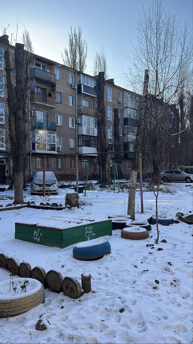 Продаж 2 кімн. Металургів 23, напроти Фокстроту.