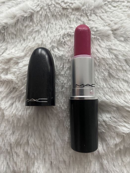MAC Girl about town szminka pomadka do ust
