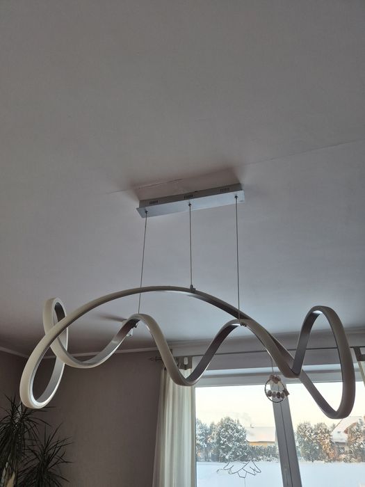 Ledowa nowoczesna lampa  duża  sufitowa