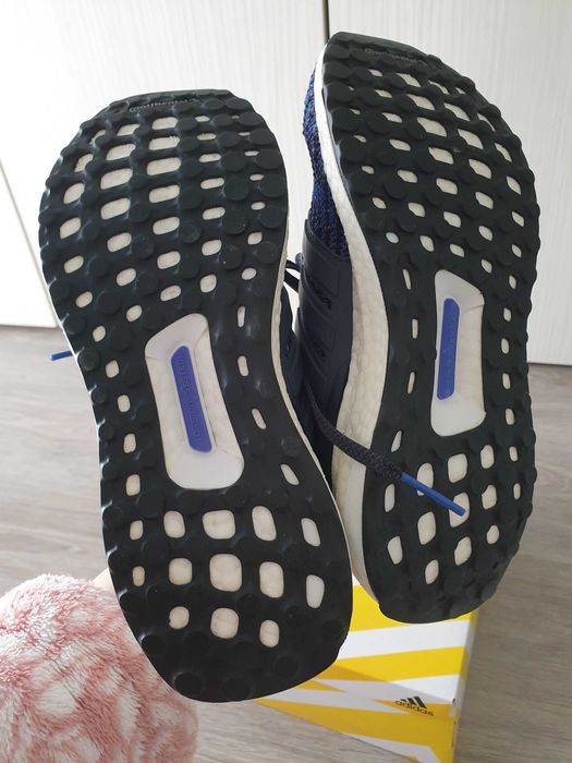 Sapatilhas/ Ténis Adidas Ultraboost, tam. 36