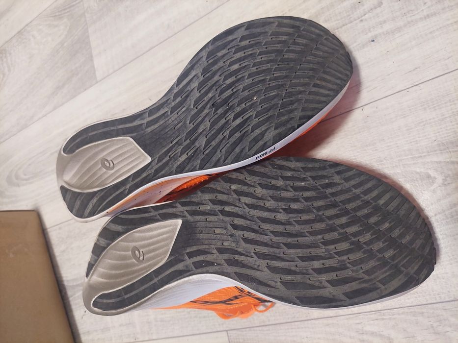 Asics Magic speed z karbonem 42,5 - jak nowe