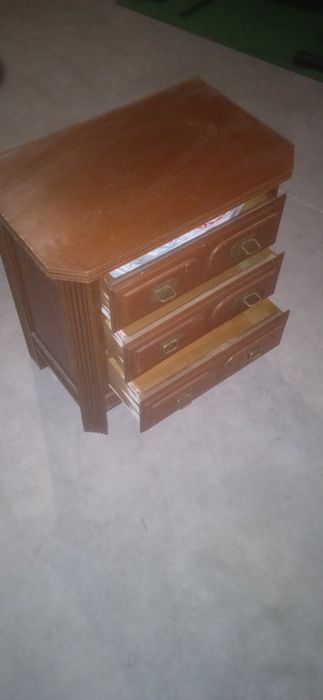 Mesinha de cabeceira