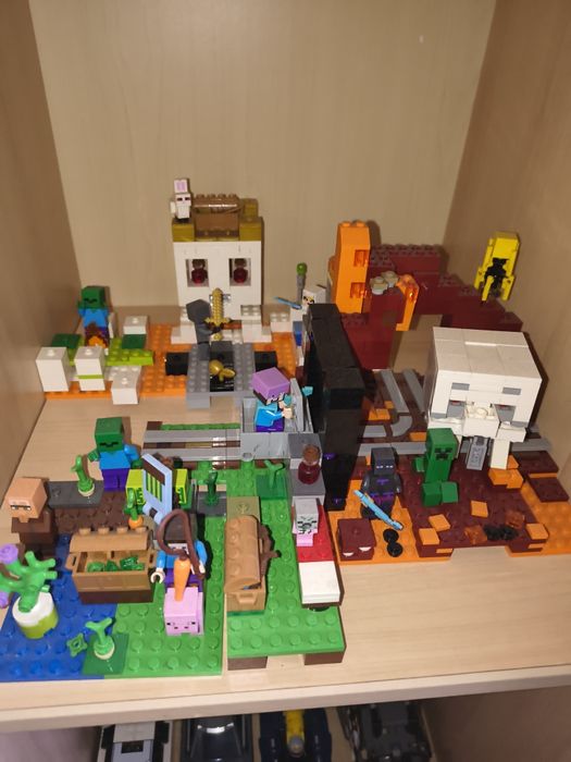 10 zestawów LEGO Minecraft