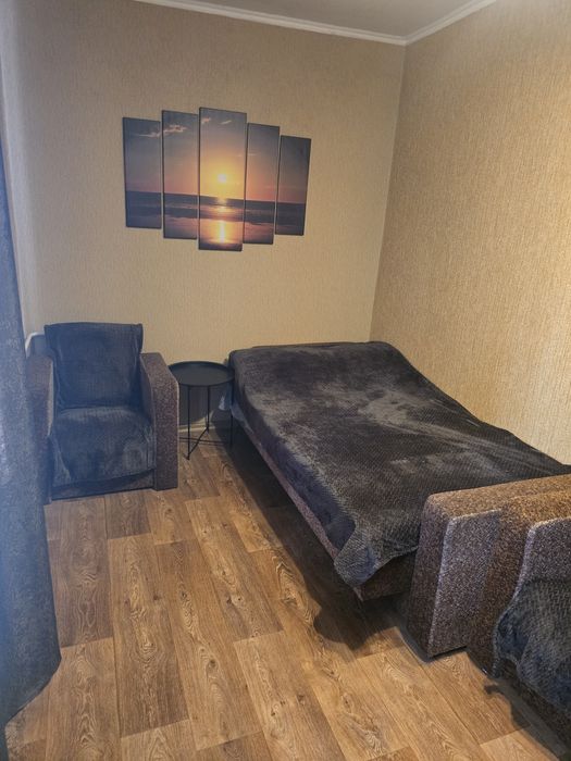 Погодинно  і подобово 2-х кім  р-н зал вокзал