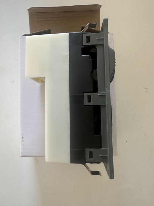 Interruptor vidros Mitsubishi canter 12v e 24v (Novo)