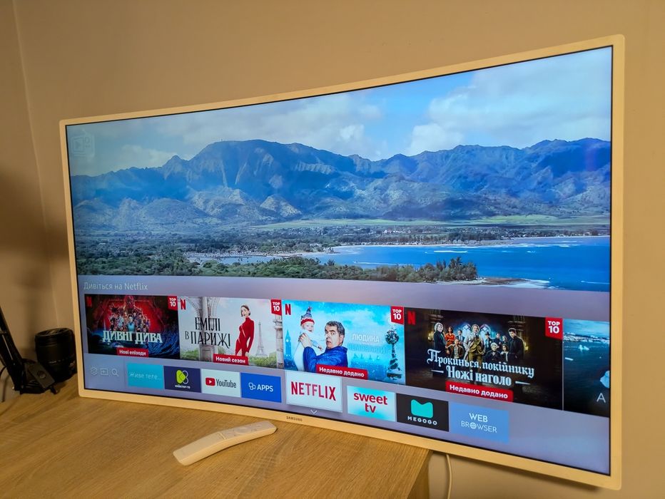 Samsung 43 " 4K smart  curved вигнутий телевізор