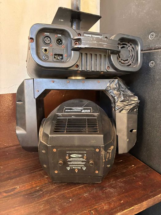 Cabeça móvel Showtec Phantom 250 Spot