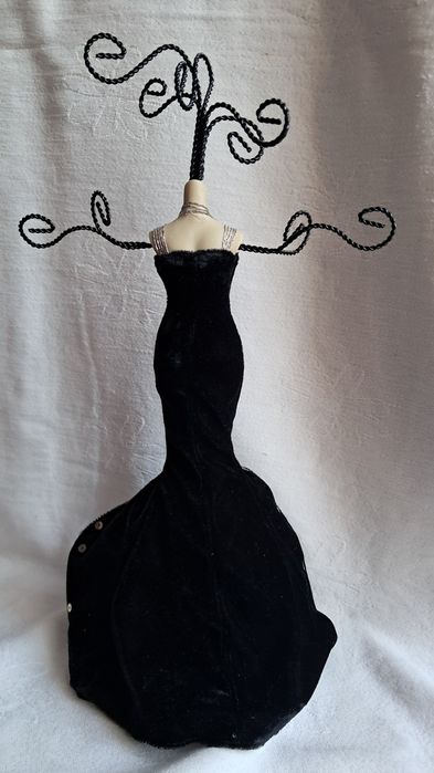 Porta-Bijuteria Manequim "Vestido de Gala" Preto e Prata (NOVO em Caixa)