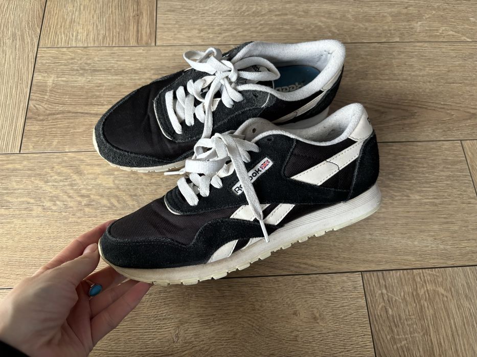 Czarno białe buty sportowe sneakers zamszowe Reebok Classic 38