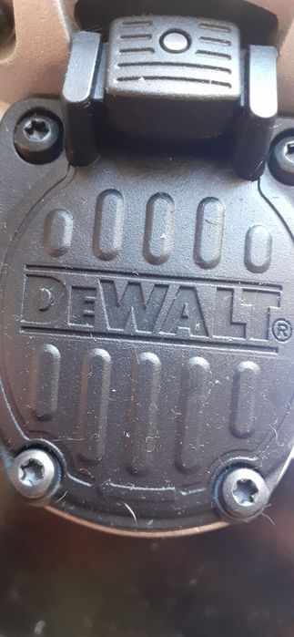 Новая оригинальная Болгарка угловая шлифмашина DeWalt DWE4157