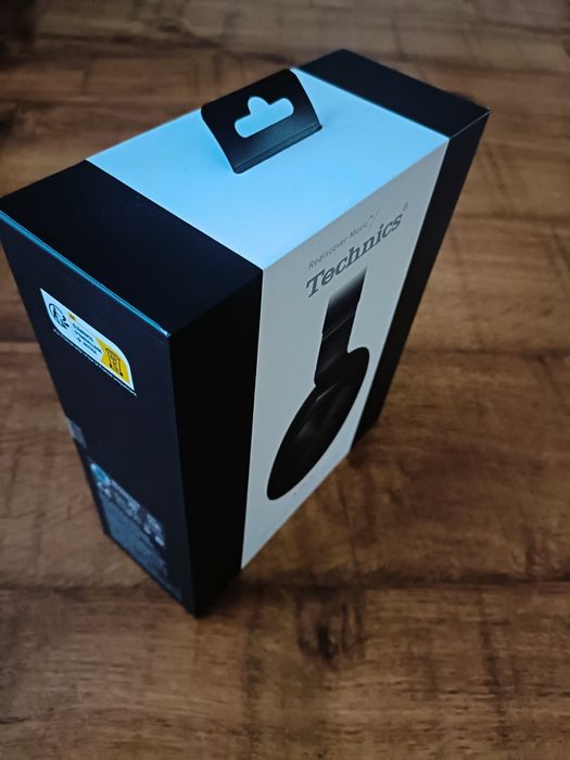 Bezprzewodowe słuchawki Technics EAH-A800 z redukcją szumów