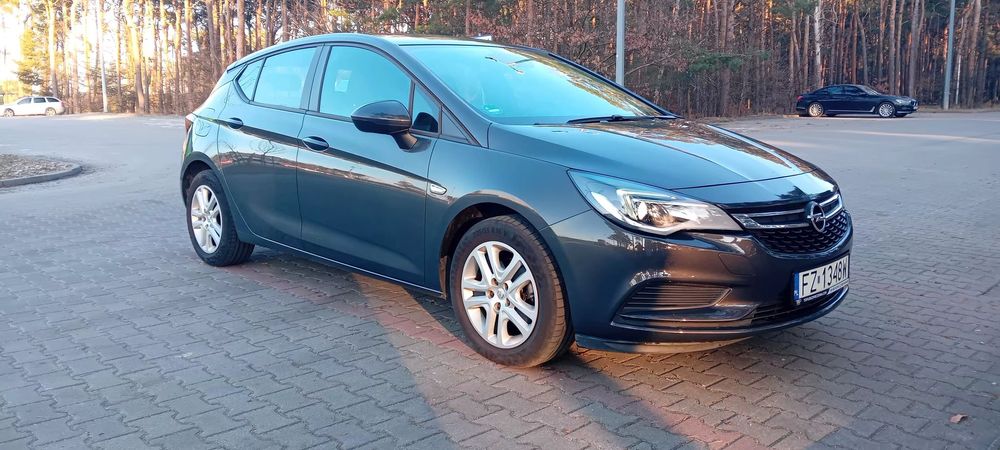 Opel Astra 90 tyś przebieg , led , bogata wersja